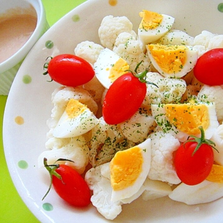 カリフラワーとゆで卵のサラダ